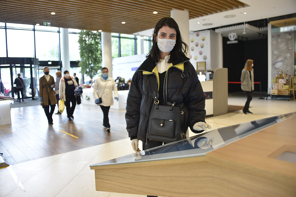 Свыше 60 нарушителей масочного режима выявили в столичных ТЦ 10 ноября