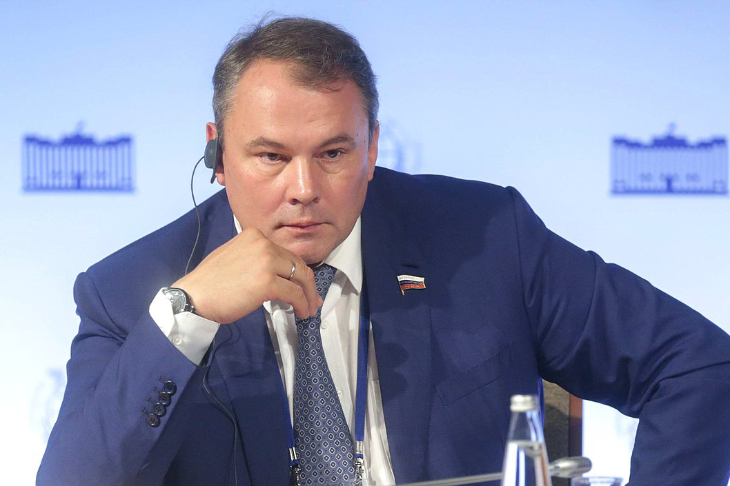 Петр Толстой заявил, что вносимые изменения в Конституцию «давно назрели»