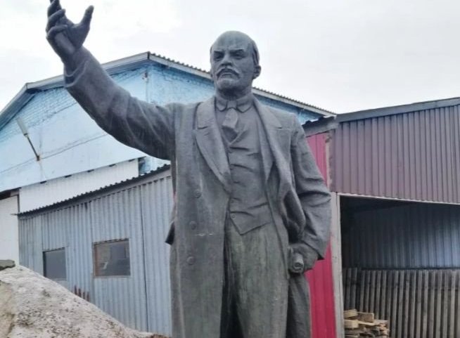 Памятник Владимиру Ленину