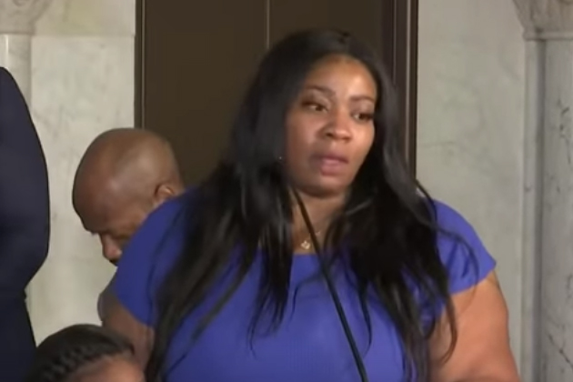 Вдова погибшего в Миннеаполисе афроамериканца впервые выступила с обращением