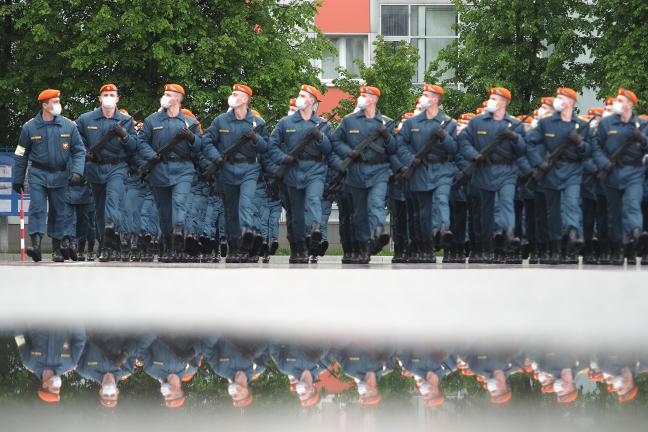 Президент Чехии не приедет на парад Победы из-за ограничений по COVID-19