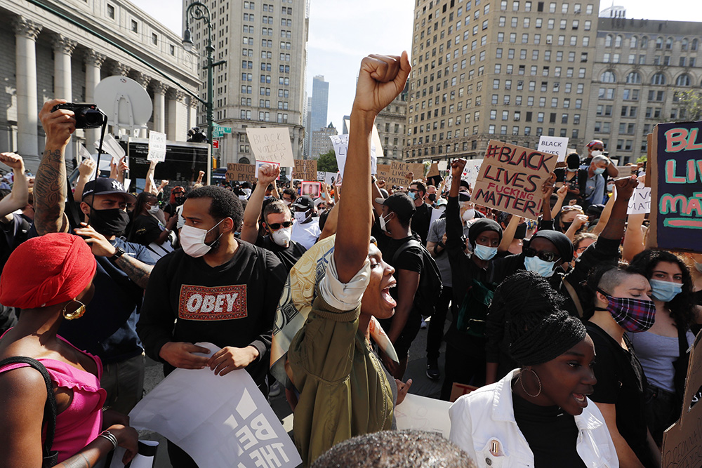 Почему кровники Джорджа Флойда не открывают огонь из огнестрелов