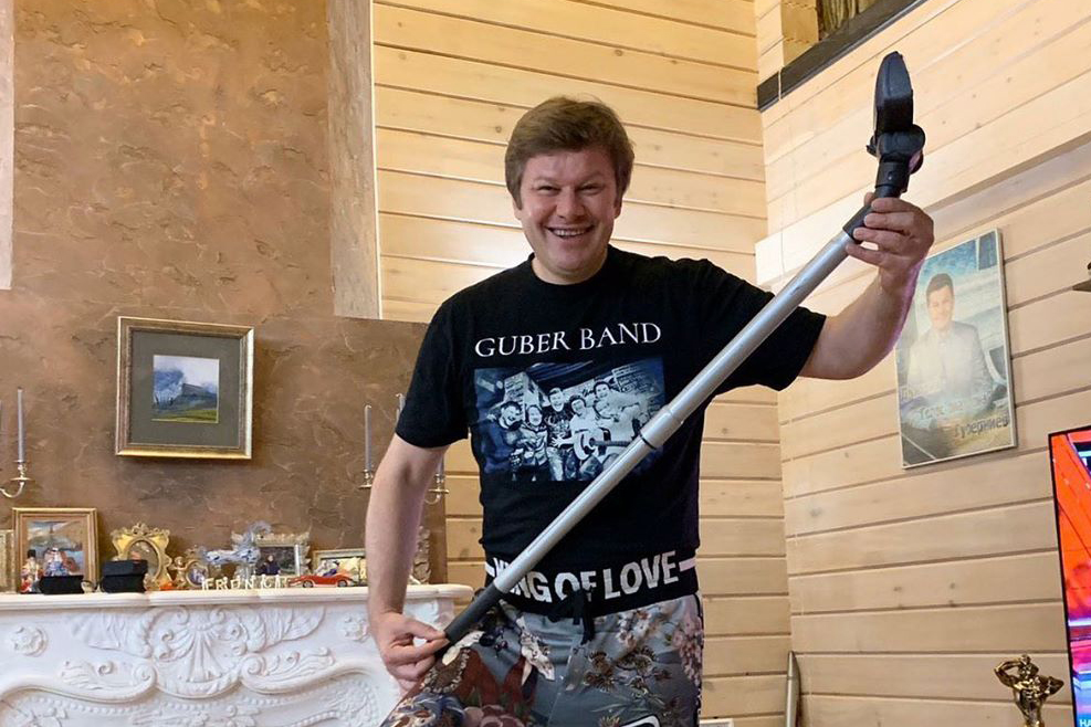 «Набегает 900 тысяч»: сколько российские звезды платят за ЖКУ