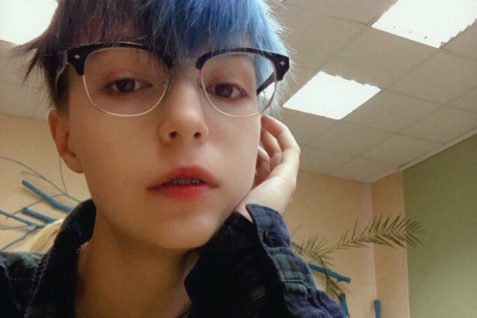 «Поднимала нож»: дочь Михаила Ефремова обвинила свою мать в насилии