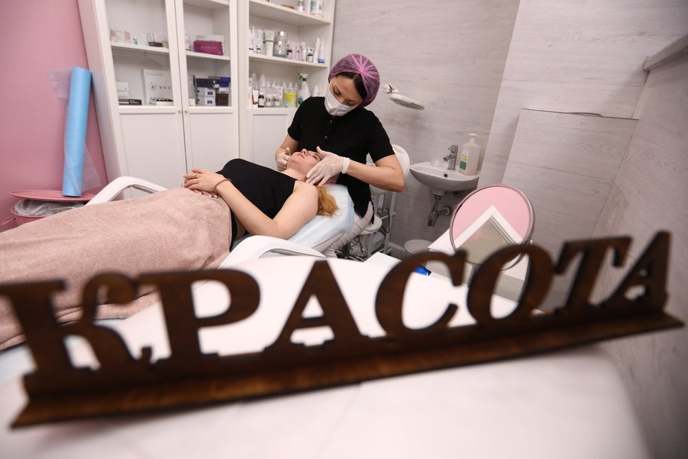 Косметолог рассказала, какие процедуры нельзя делать женщинам в разном возрасте