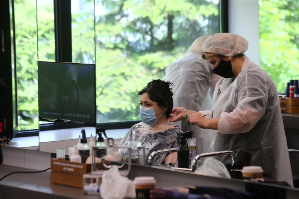 Жителям Москвы назвали условия посещения салонов красоты