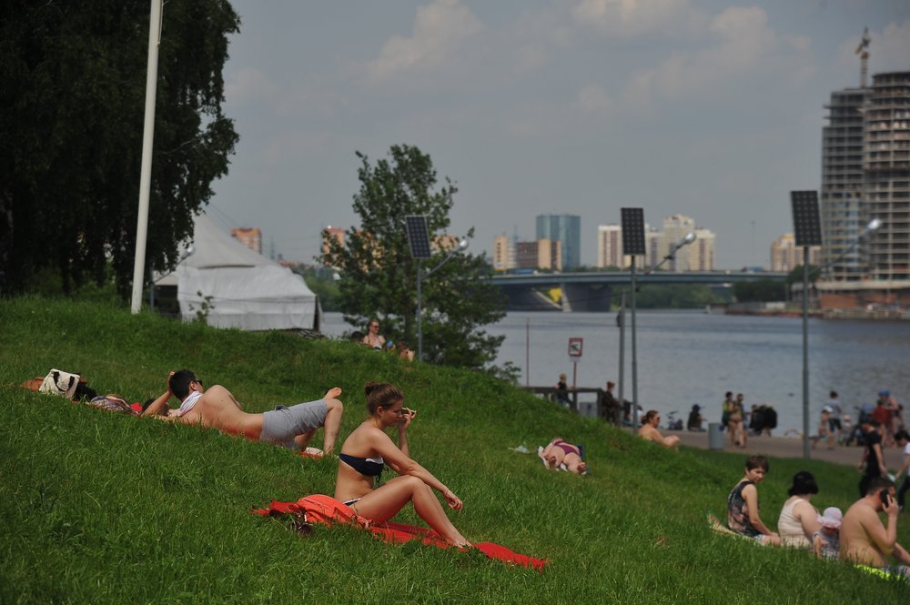 Косметолог объяснила, как получить красивый загар