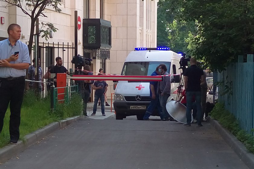 СМИ: Ефремову дважды вызвали скорую из-за подозрения на инсульт