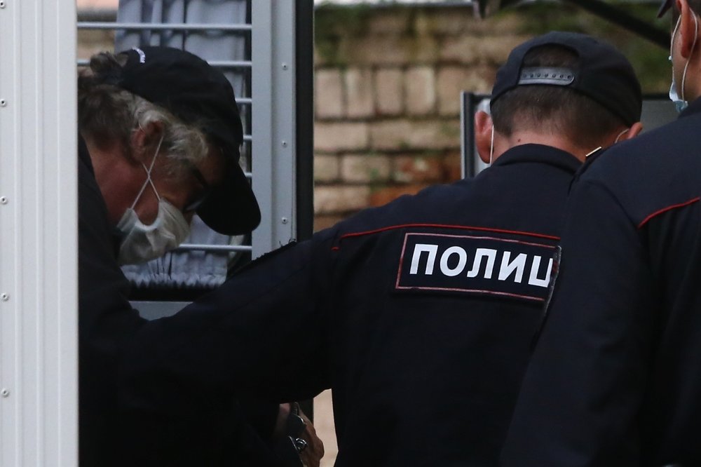 Признание и арест: главное по делу о смертельном ДТП с Ефремовым