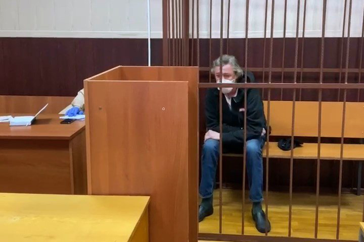 Кокорин пожелал Ефремову «держаться и пройти путь достойно»