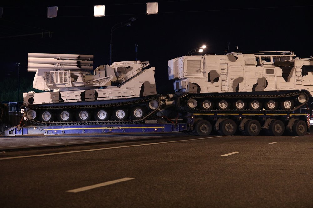 Военная техника прибыла в Москву для участия в параде Победы