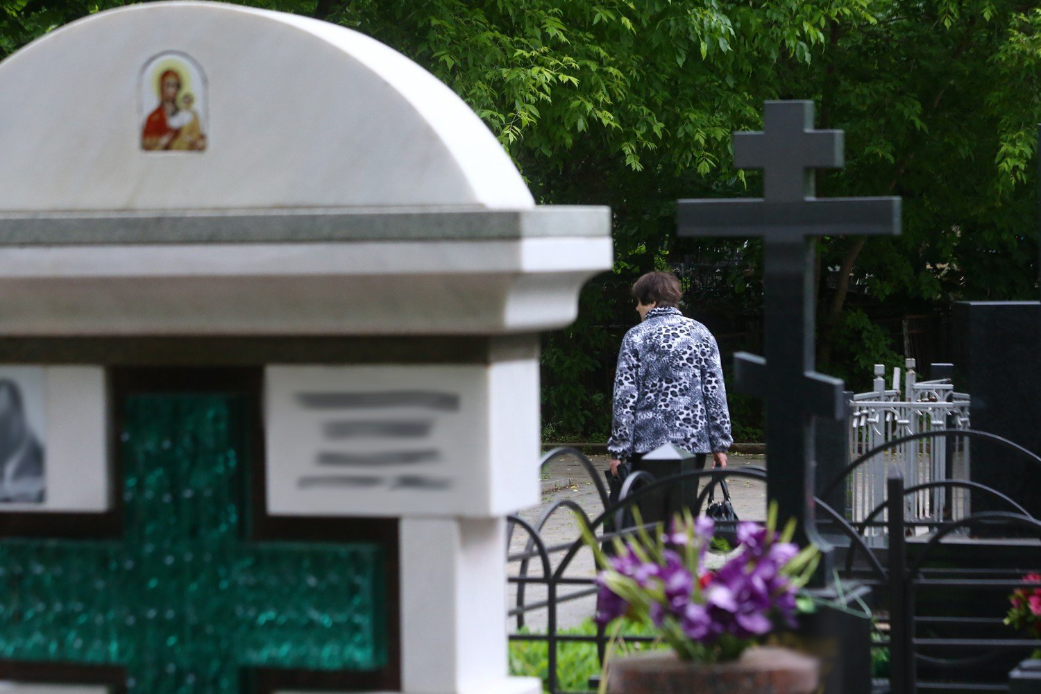 Более 130 кладбищ в Москве подготовили к апрельским религиозным праздникам