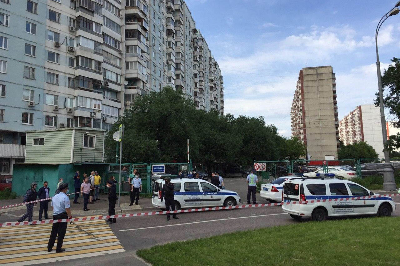 Движение в районе Ленинского проспекта в Москве частично перекрыли