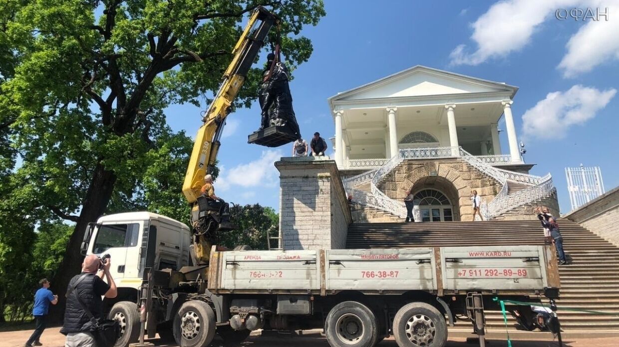 Отреставрированную статую Геракла вернули в музей-заповедник «Царское Село»