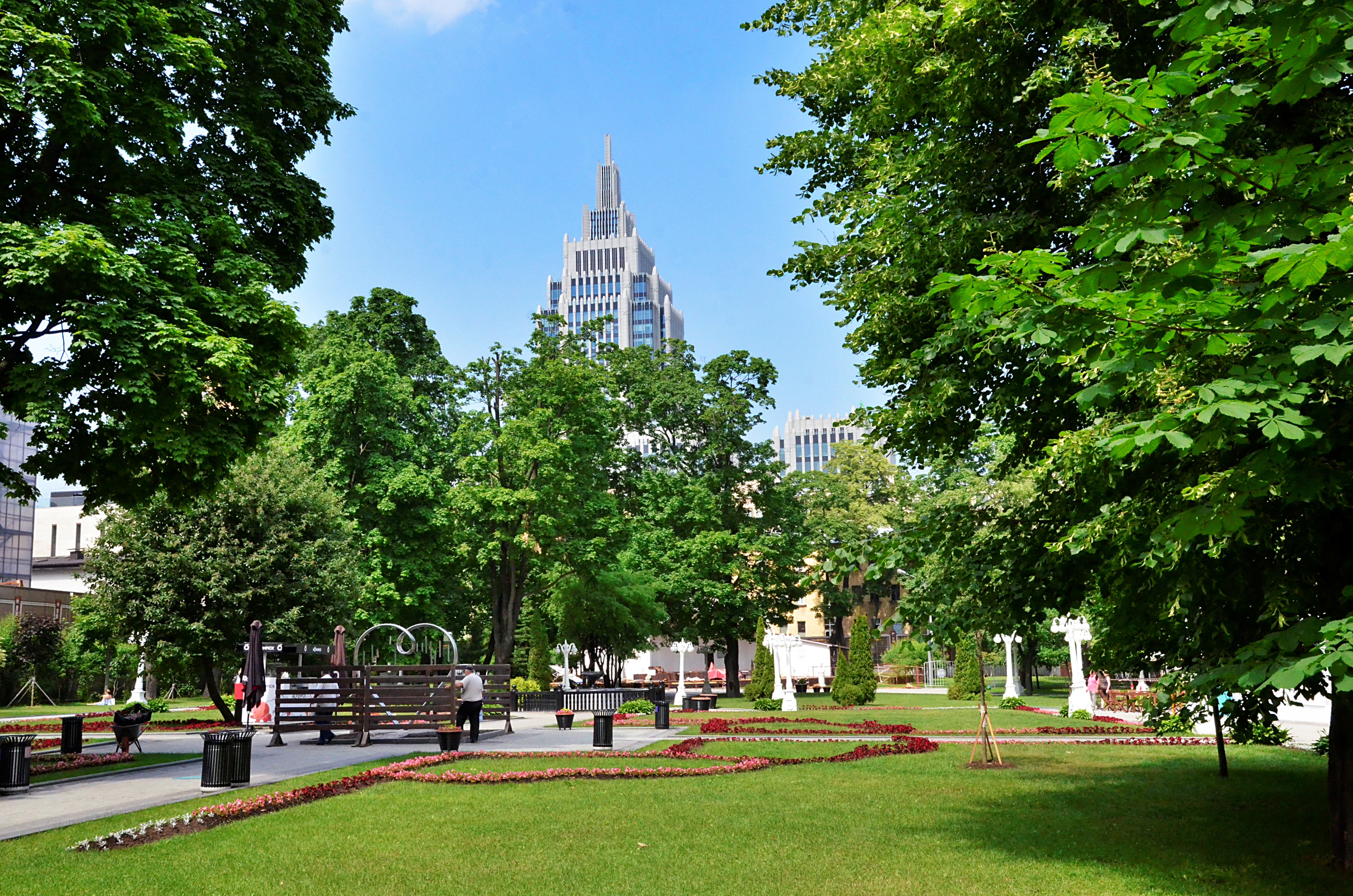 Запрет на пикники продолжает действовать в Москве