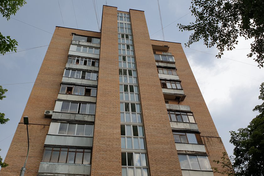 СК опубликовал кадры из московской квартиры, где погибли четыре человека