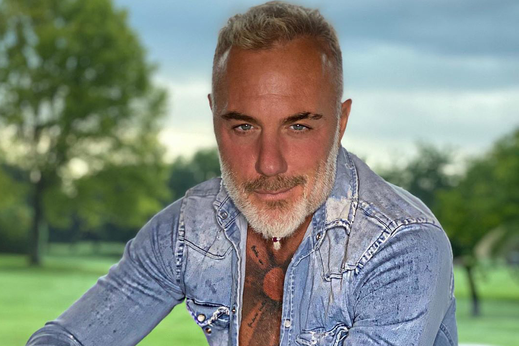 Видео танцующего на шпильках миллионера набрало шесть миллионов просмотров