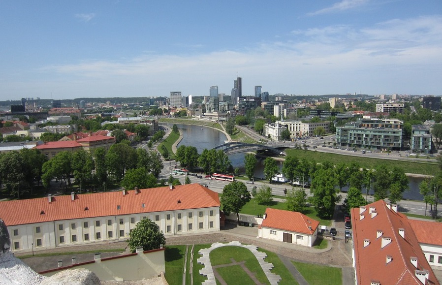 Власти Литвы решили ужесточить карантин из-за ситуации с COVID-19