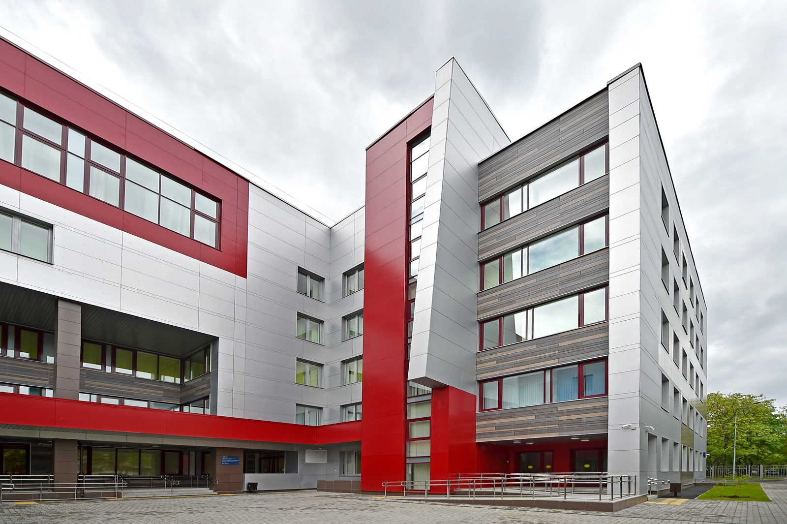 Строительство четырехэтажной детской поликлиники началось в Савеловском районе