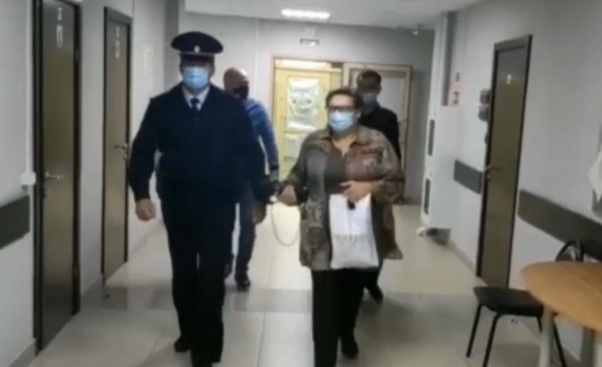 Первый замминистра строительства Иркутской области арестована за взятку