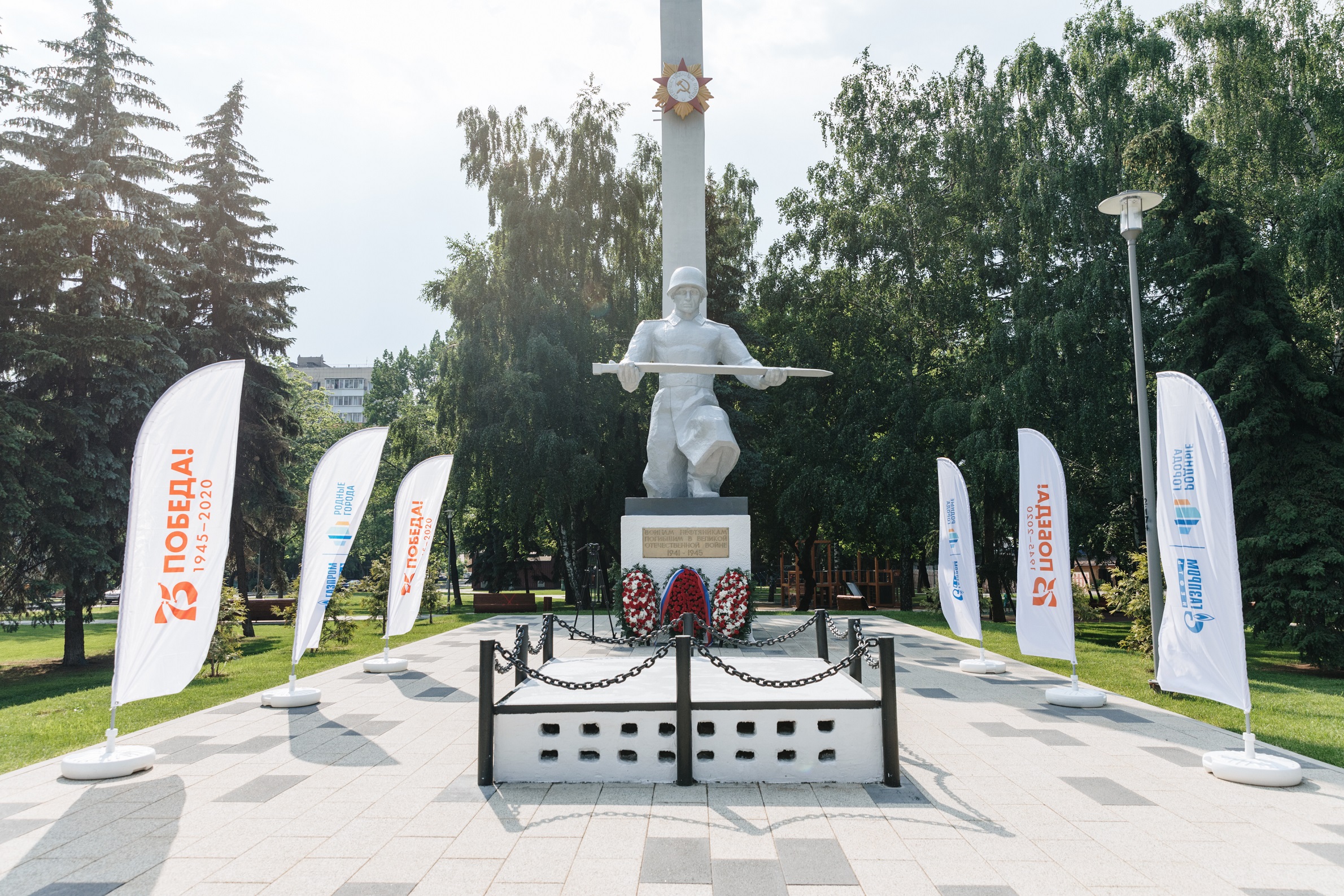 Завод восстановил памятники, посвященные героям Великой Отечественной