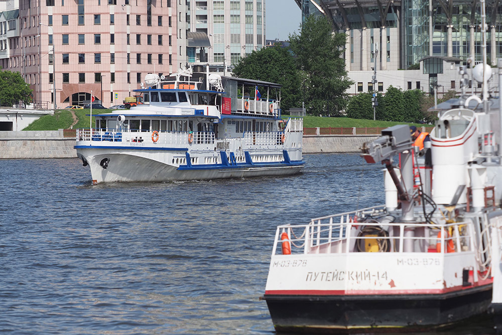Пассажирская навигация в Москве открылась парадом судов