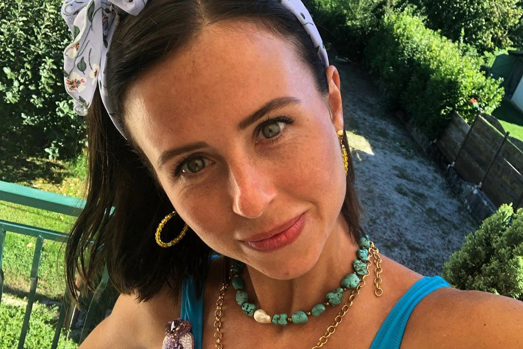 Мирославу Карпович заметили за рулем машины, которую Прилучный дарил бывшей жене