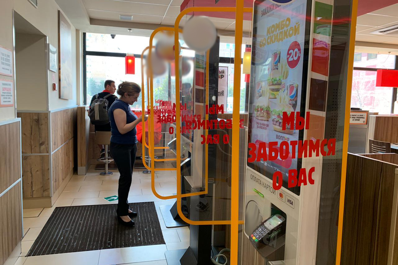 Оперштаб рассказал, нужен ли QR-код туристу с пересадкой в Москве