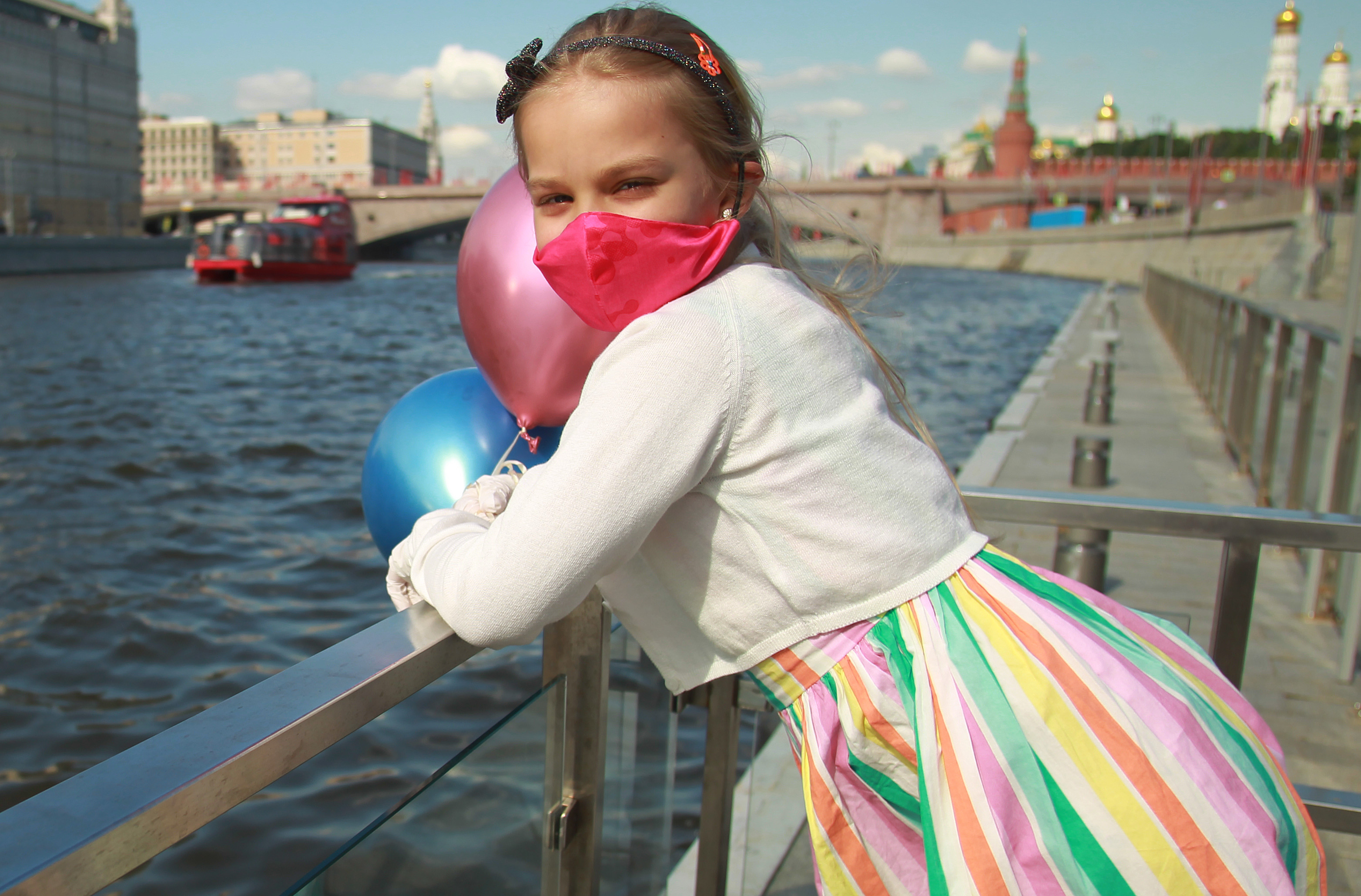 От Китая до США: как и чем в мире прививают от коронавируса детей