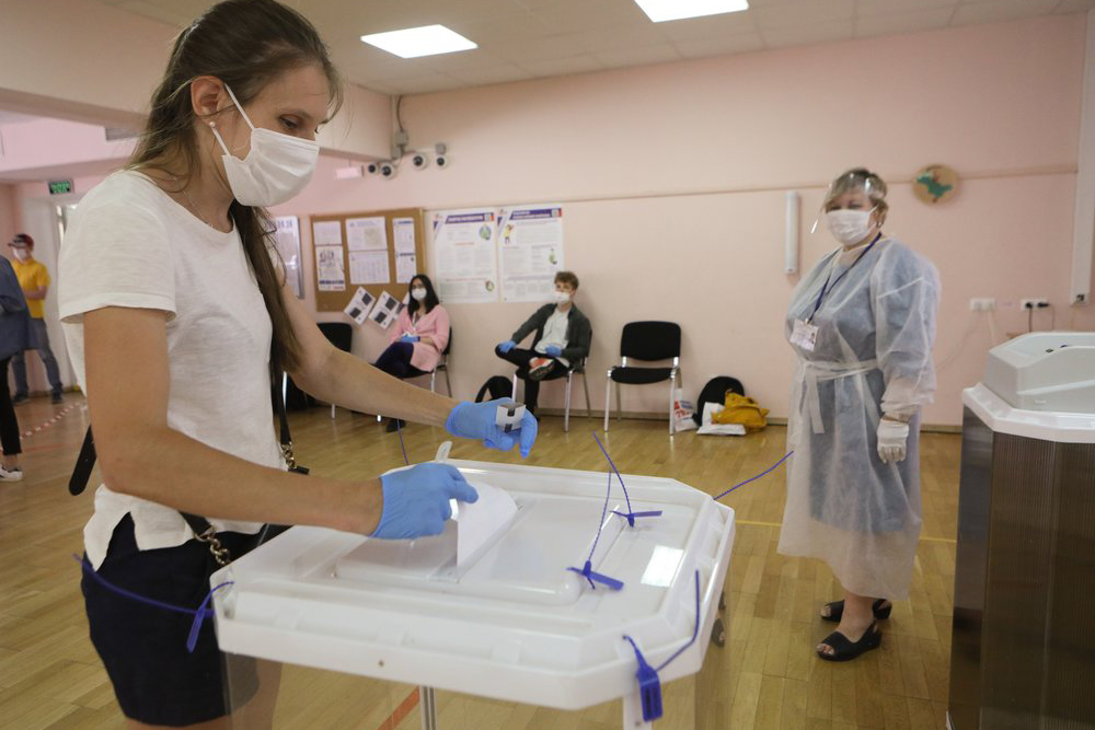 Москвичам рассказали, когда наступит пик скопления голосующих на участках