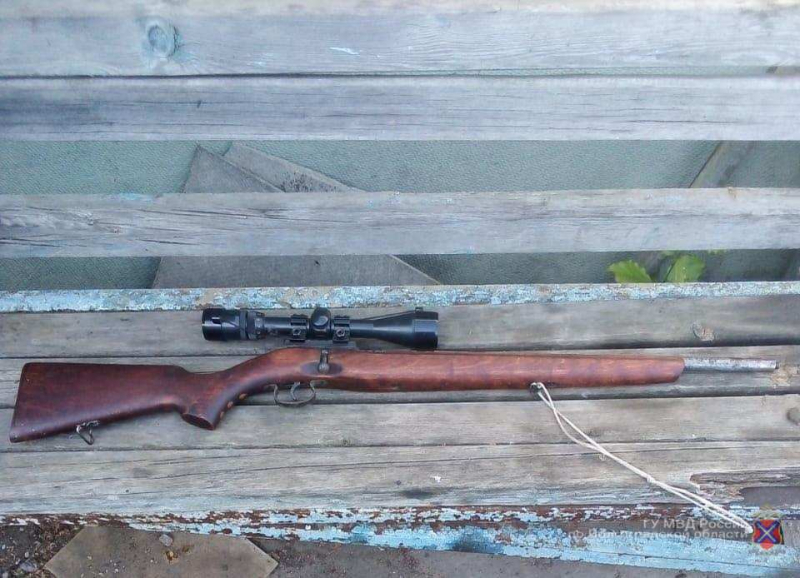 Оперативниками ФСБ обнаружили у охранника закрытого детского лагеря винтовку