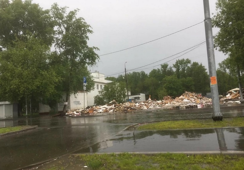 Иван Бобров: В Солнцеве благоустроили освобожденную от незаконной постройки территорию