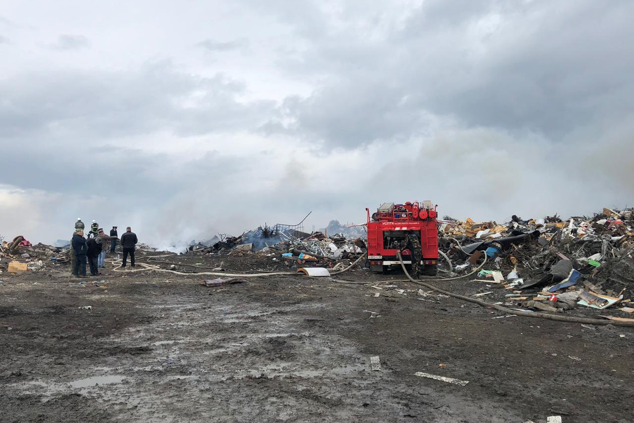 Полигон с промышленными отходами загорелся в Норильске