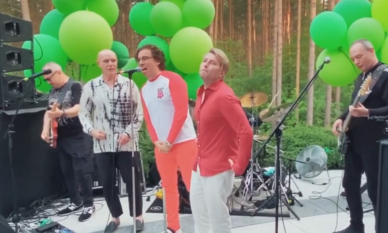  Крутой резко прокомментировал исполнение своего хита Галкиным, Басковым и Мазаевым