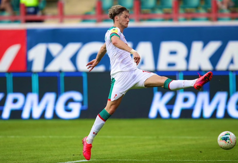 «Локомотив» на последних минутах ушел от поражения в матче РПЛ с «Крыльями Советов»