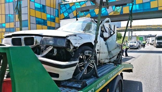 Эвакуаторы помогли более чем 700 водителям после ДТП в Москве с начала года