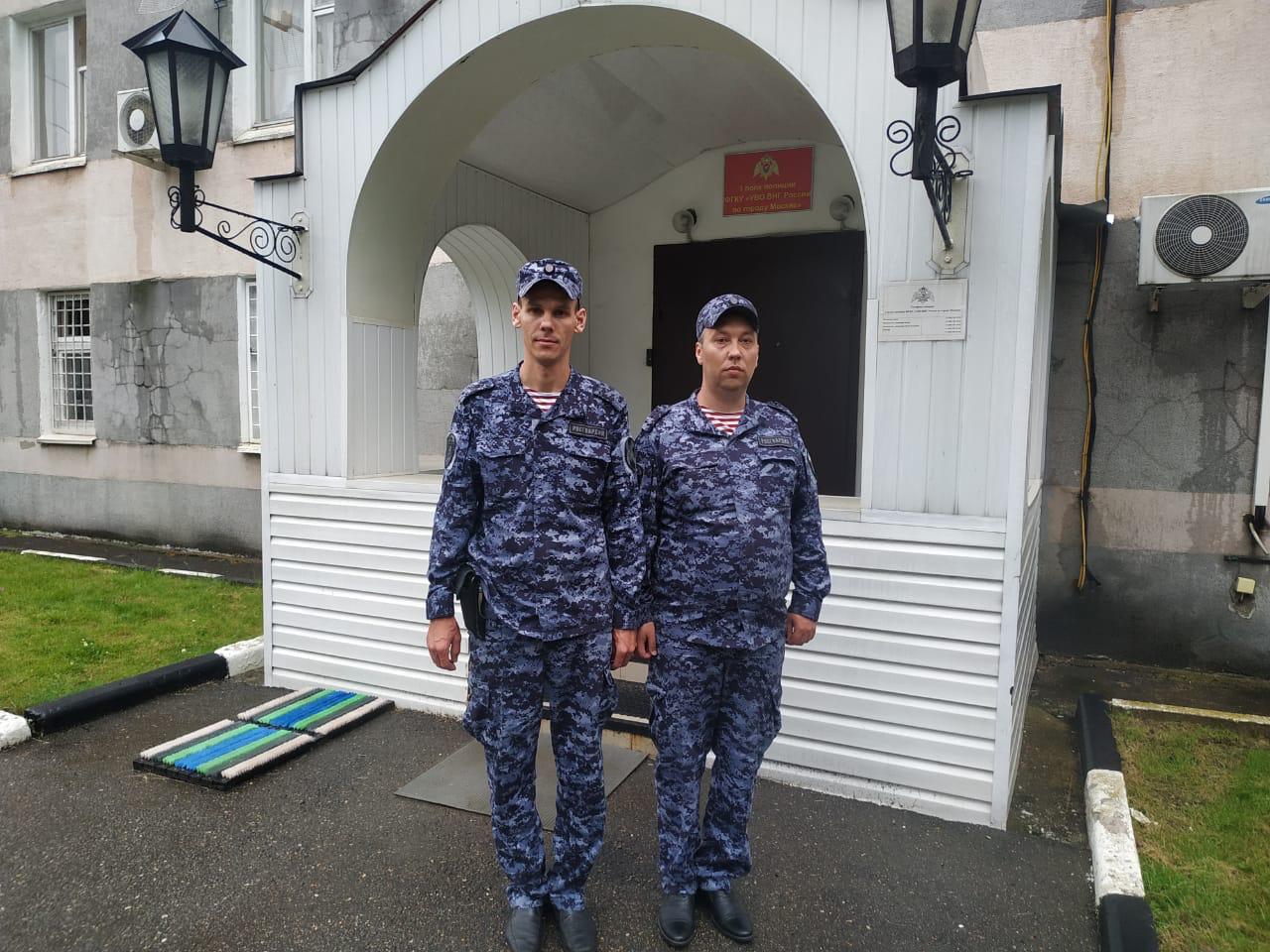 Росгвардейцы обнаружили потерявшуюся девочку на Волгоградском проспекте