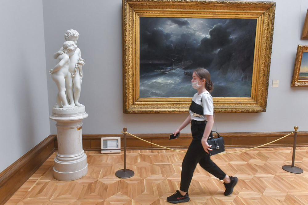 Третьяковская галерея возобновила экскурсии для малых групп
