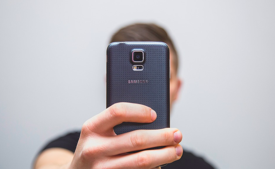 Пьяный житель Германии забрался на собор ради селфи и упал