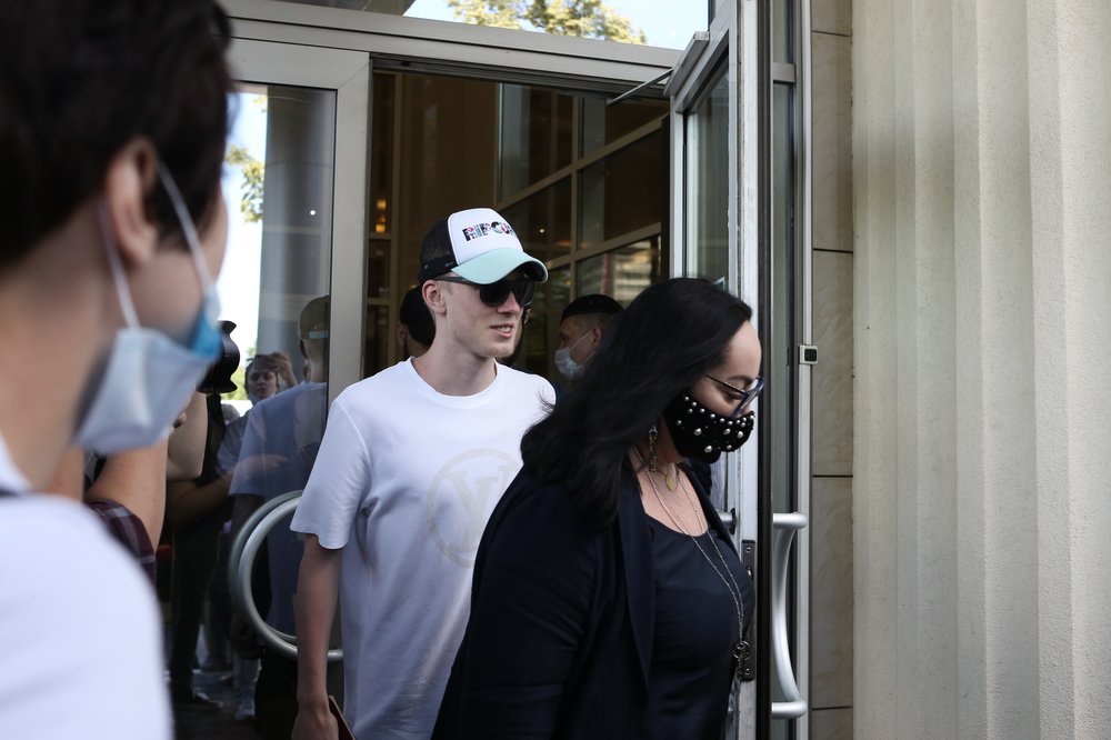 Суд признал виновным Кокорина-младшего в драке с сотрудниками столичного кафе