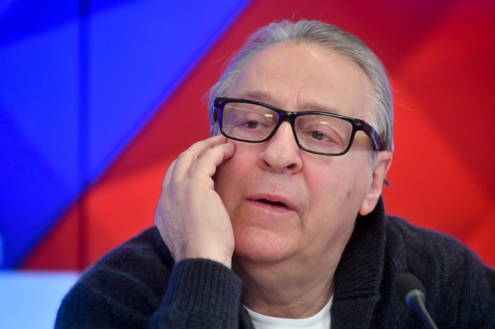 Информацию о госпитализации Хазанова в Центр Бакулева опровергли