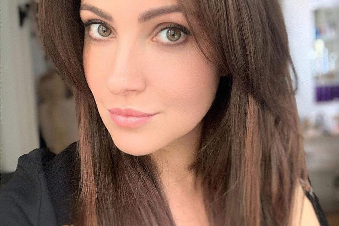 «Кайфую»: 40-летняя Макеева показала себя без макияжа