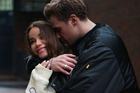 Блогер Айза Анохина рассталась с певцом Олегом Майами