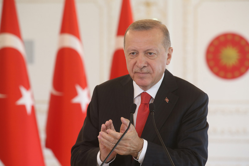 «Болото ненависти»: Эрдоган отреагировал на карикатуру на обложке Charlie Hebdo