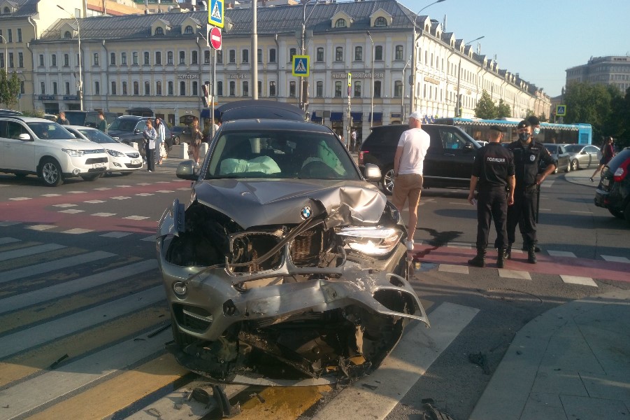Стали известны подробности ДТП на Трубной площади в Москве