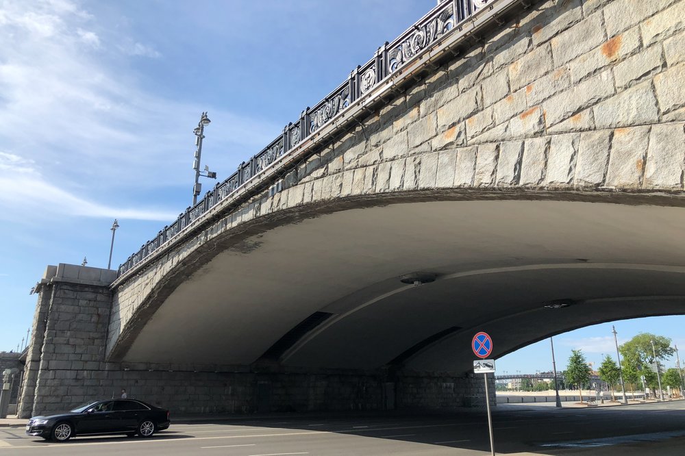 Большой Каменный мост получил новую ливневку