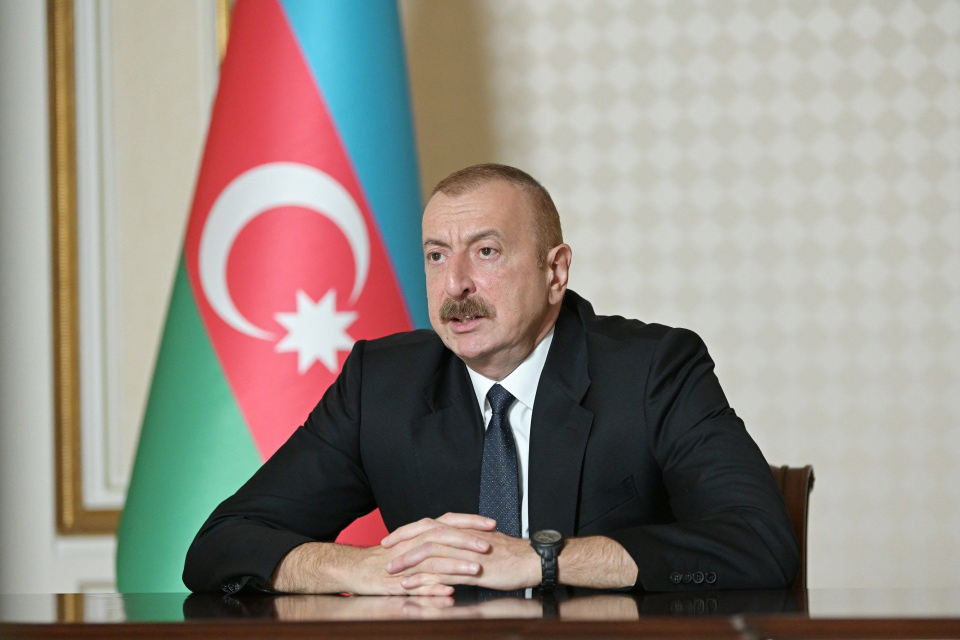 Баку заявил о приверженности режиму прекращения огня в Карабахе