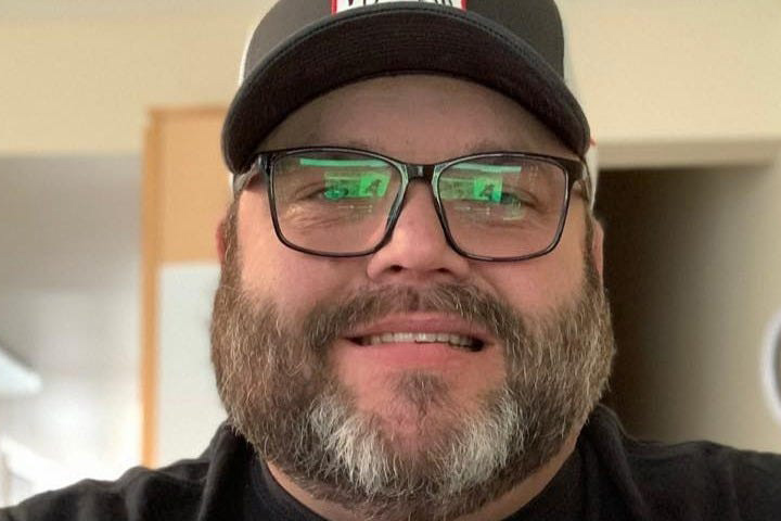 Отрицавший пандемию американский блогер скончался от COVID-19