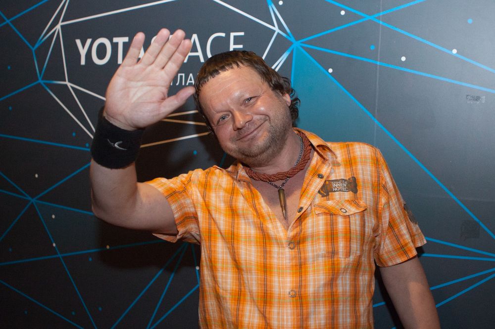 Вадим Степанцов во время концерта в честь 25-летия группы «Бахыт-Компот»