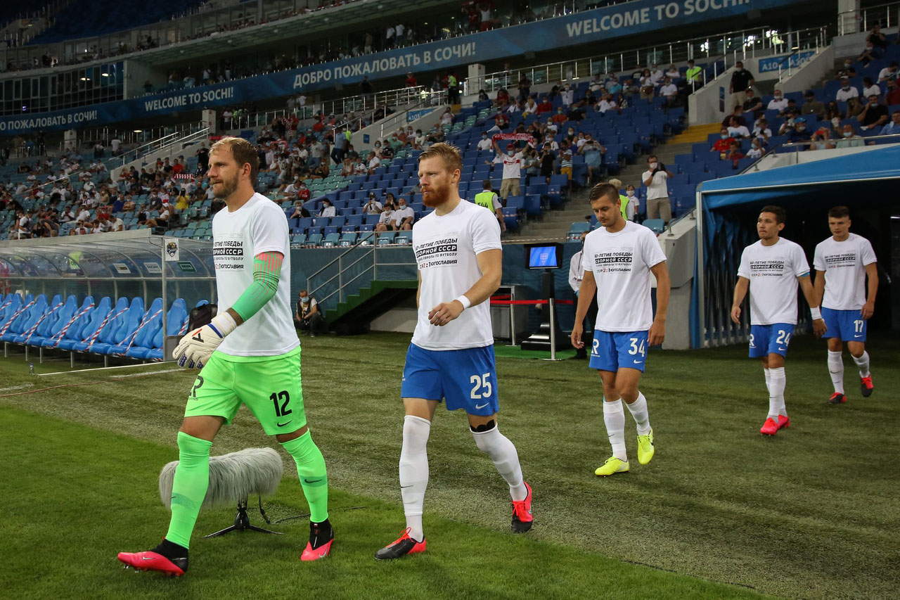 Девять представителей футбольного клуба «Сочи» заболели коронавирусом